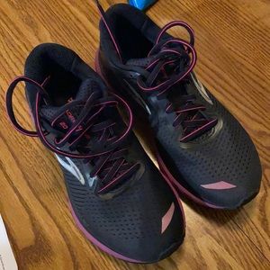 Brooks size 7 Adrenaline 20